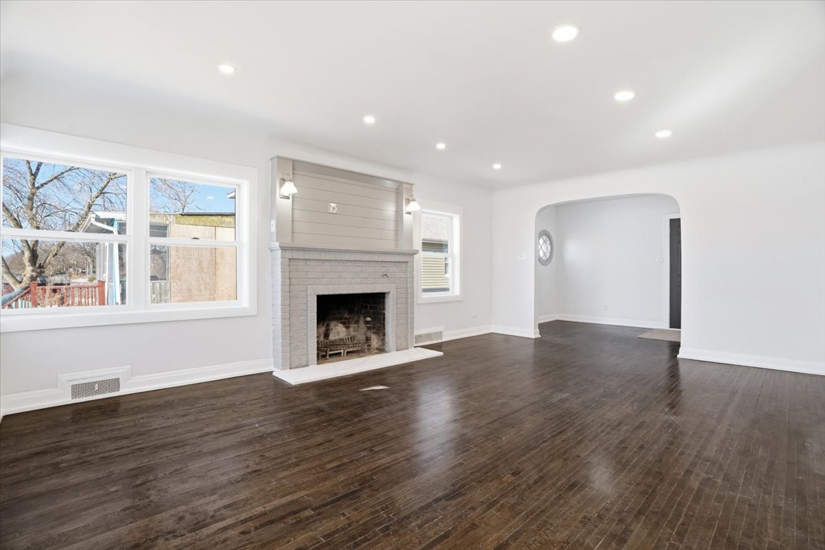 297 E Lakeview Avenue Property Photo 20