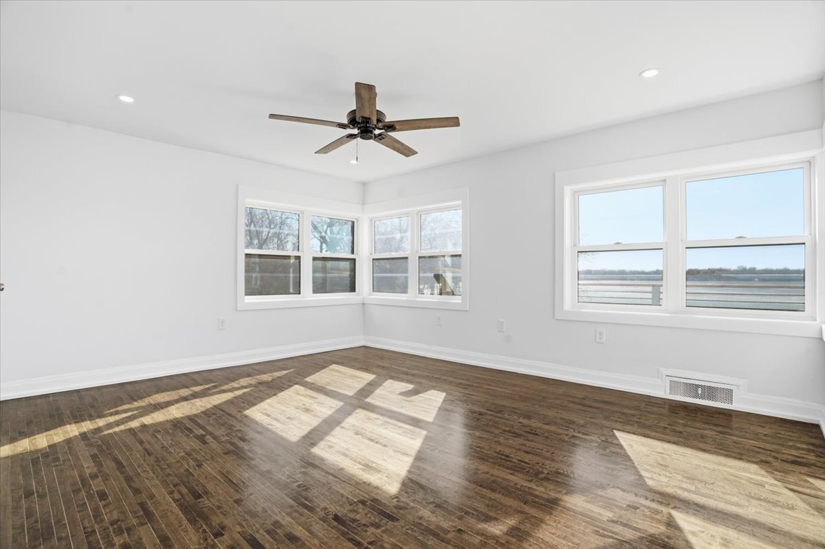 297 E Lakeview Avenue Property Photo 33