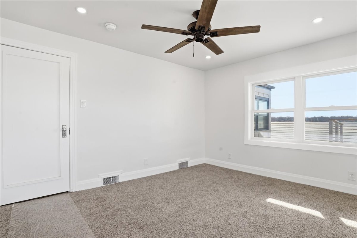 297 E Lakeview Avenue Property Photo 41