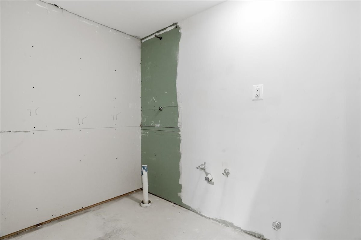 297 E Lakeview Avenue Property Photo 49