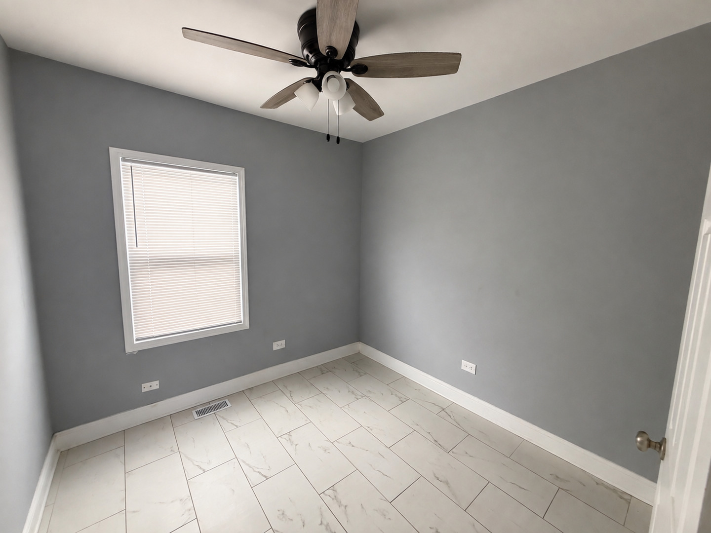 8627 S Colfax Avenue Property Photo 8