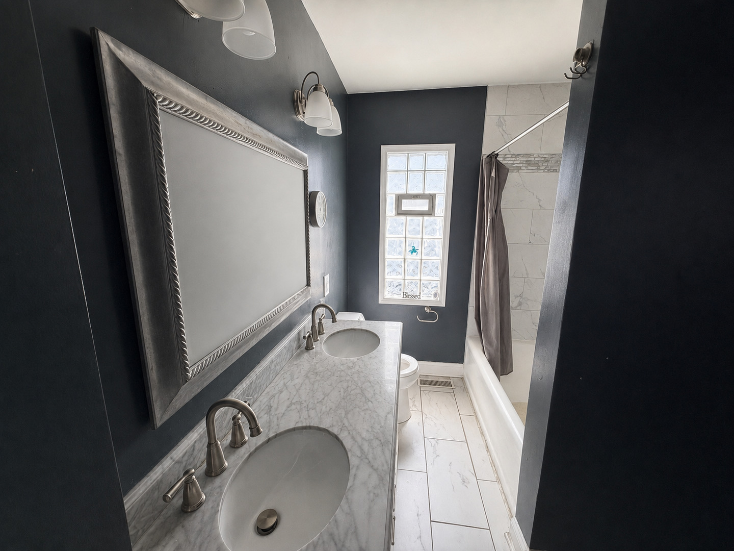 8627 S Colfax Avenue Property Photo 11