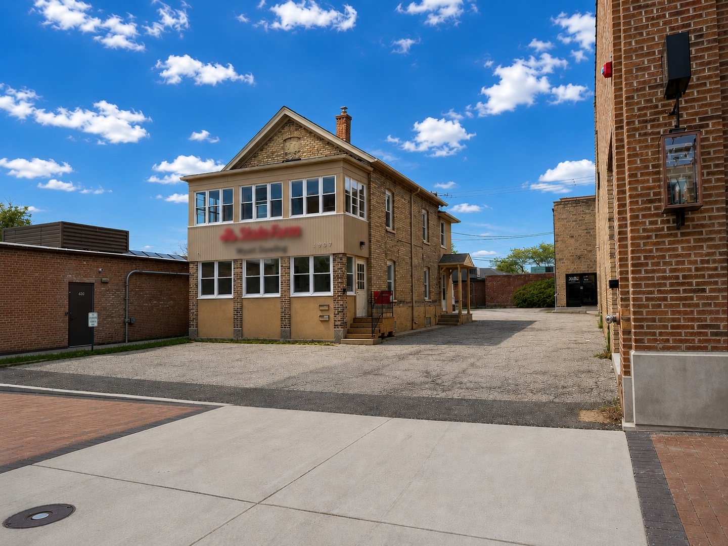 1907 2nd Street 200 Property Photo 1