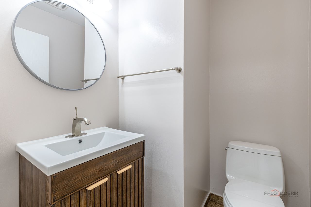 1013 Sussex Drive Property Photo 6