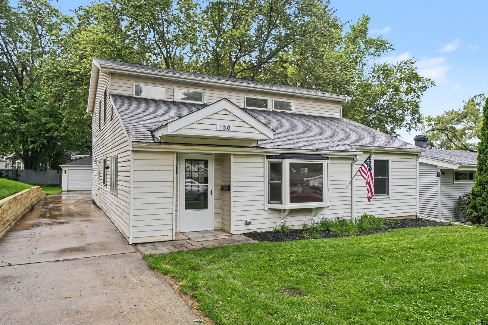 158 N Prairie Avenue Property Photo 1