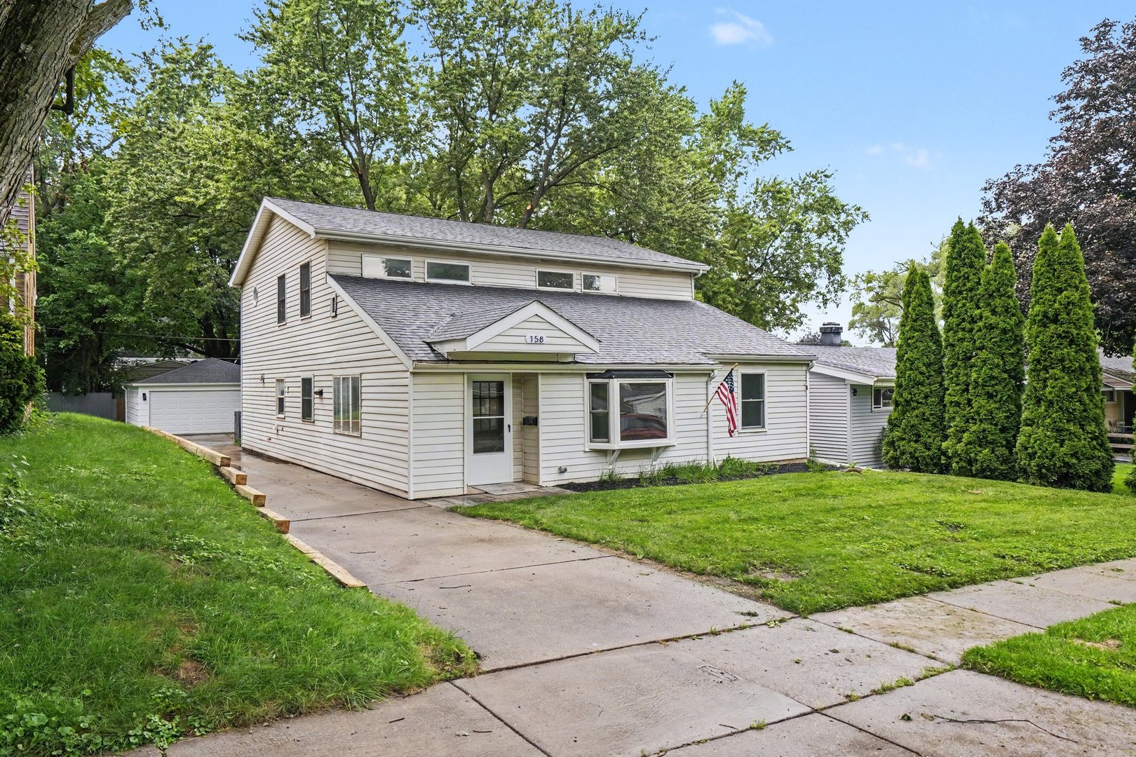 158 N Prairie Avenue Property Photo 2