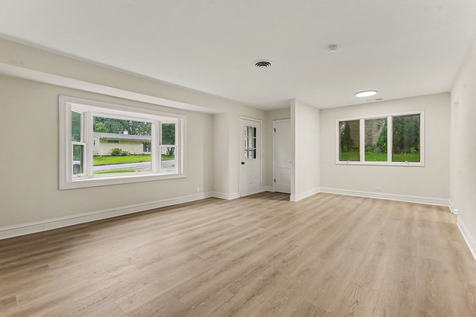 158 N Prairie Avenue Property Photo 4
