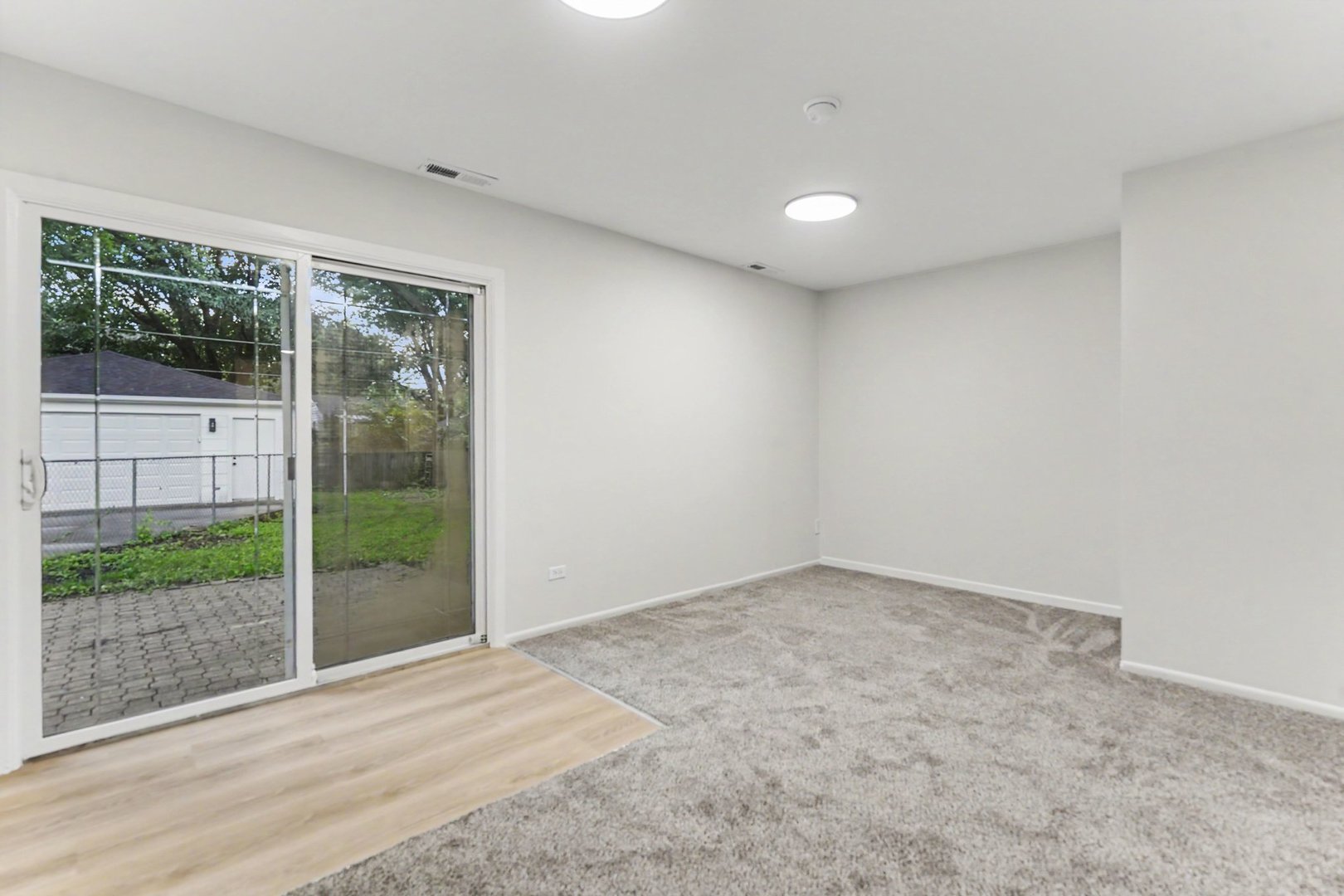 158 N Prairie Avenue Property Photo 8
