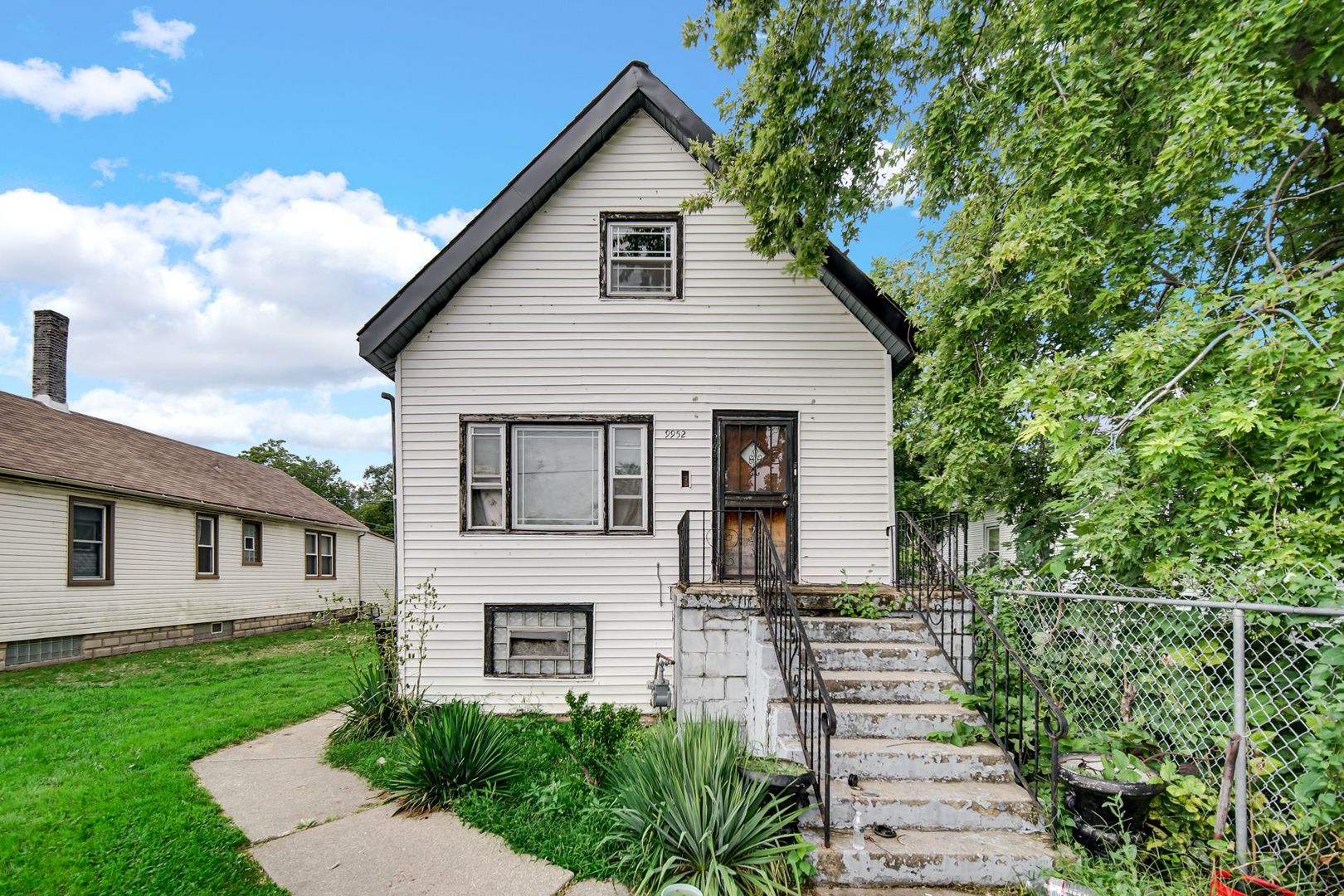 9952 S Vincennes Avenue Property Photo 1