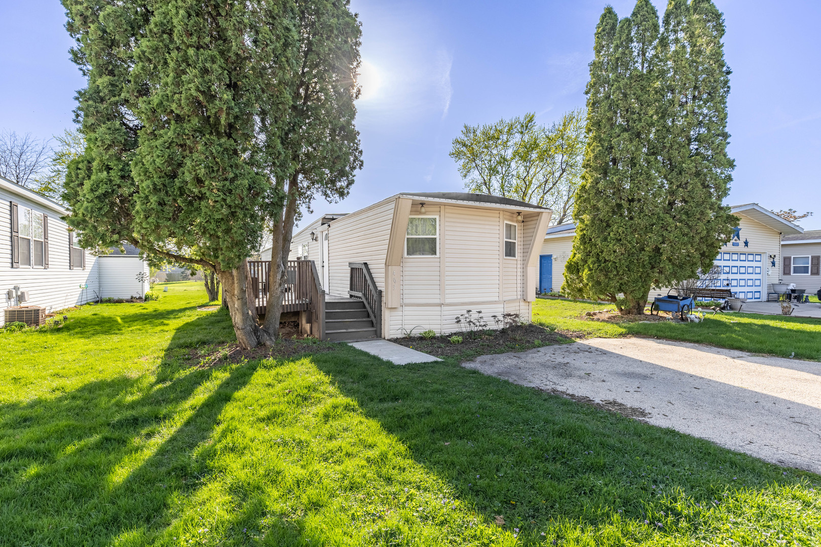 403 Spruce Drive Property Photo 1