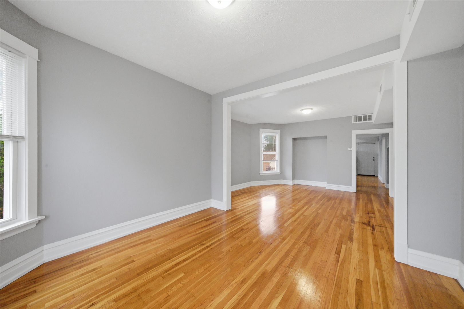 2050 N Kenneth Avenue Property Photo 5