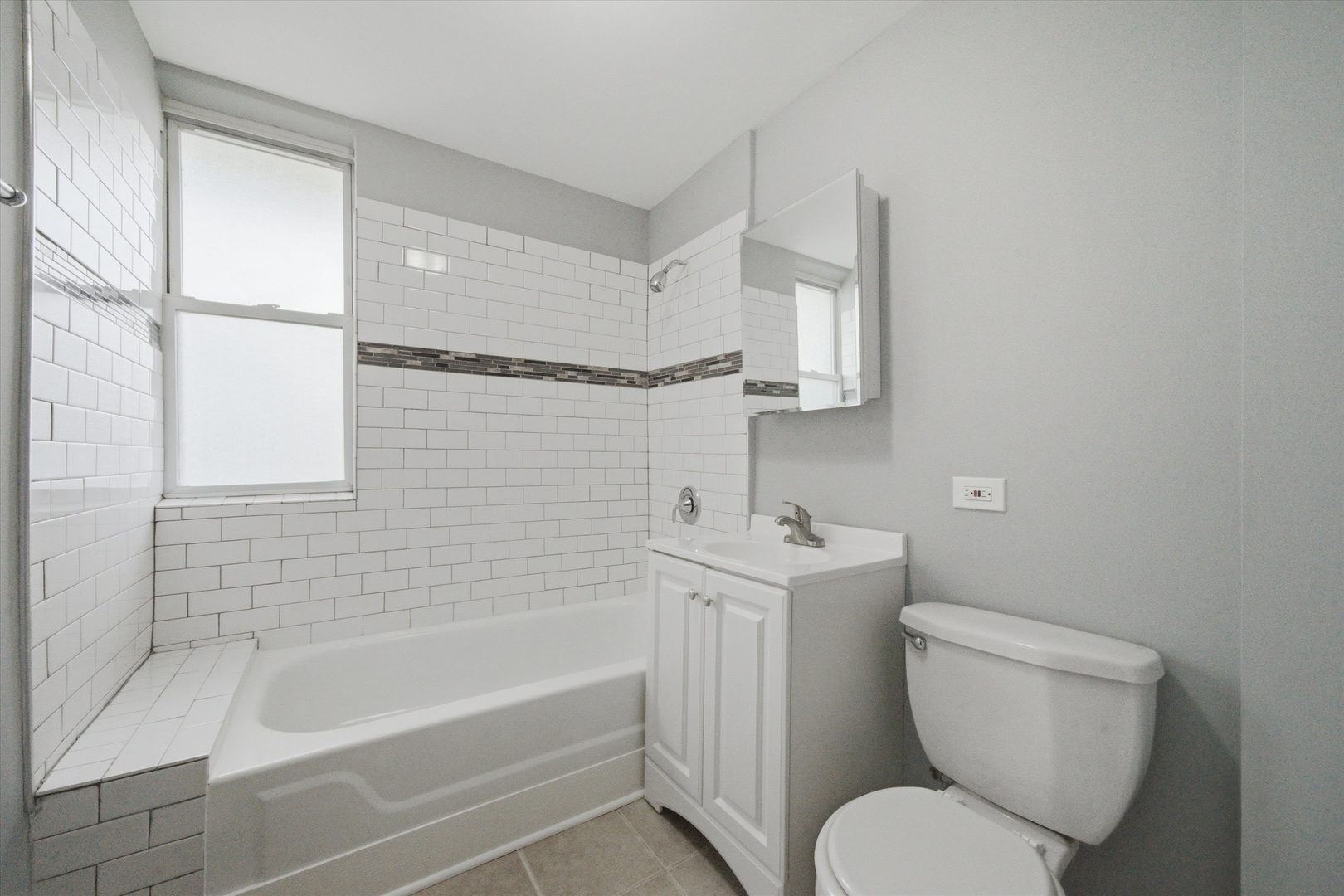 2050 N Kenneth Avenue Property Photo 9