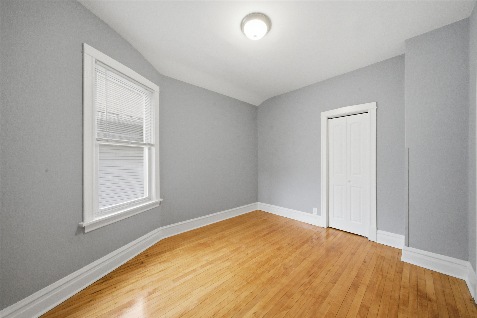 2050 N Kenneth Avenue Property Photo 11