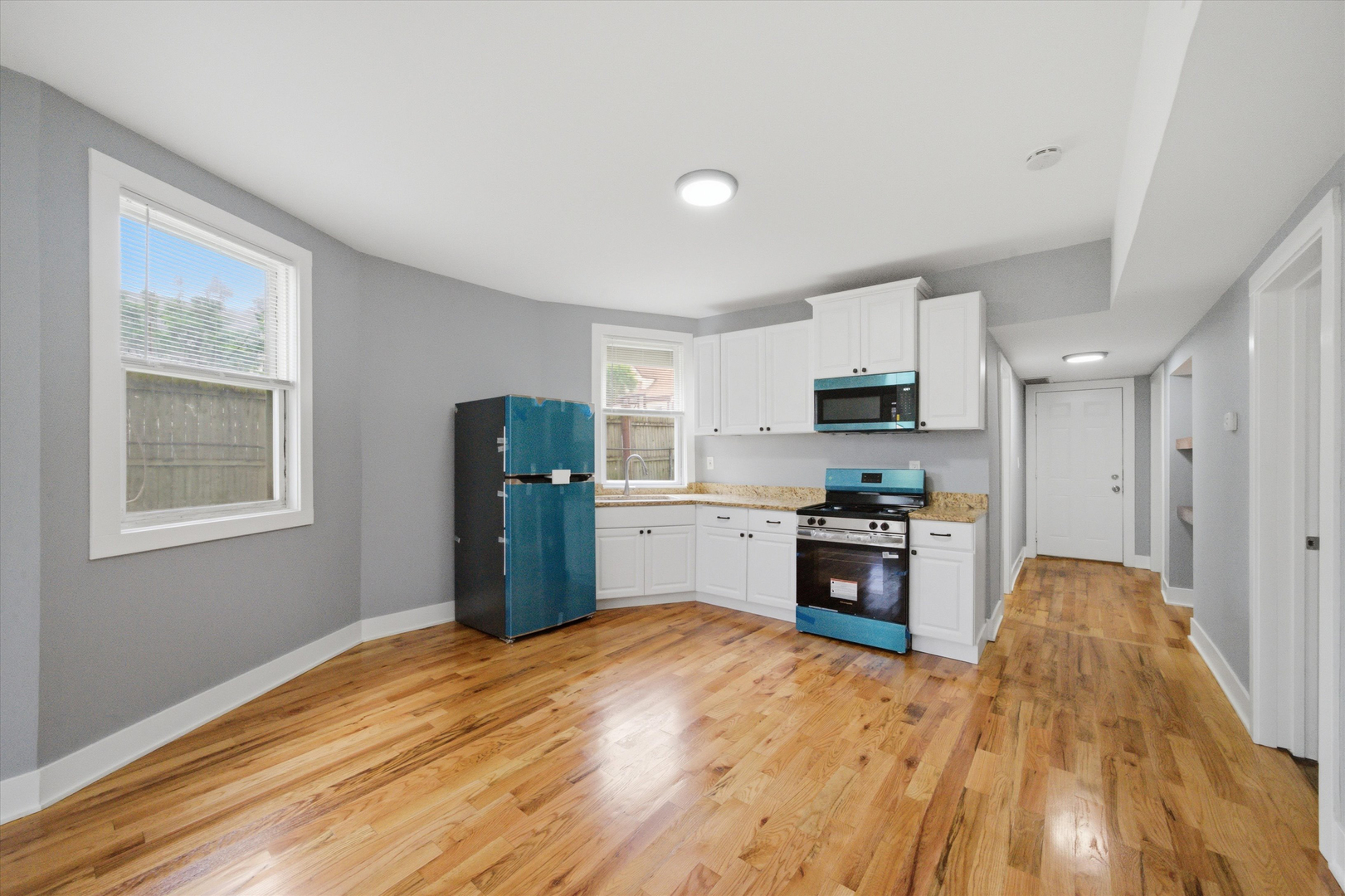 2050 N Kenneth Avenue Property Photo 13