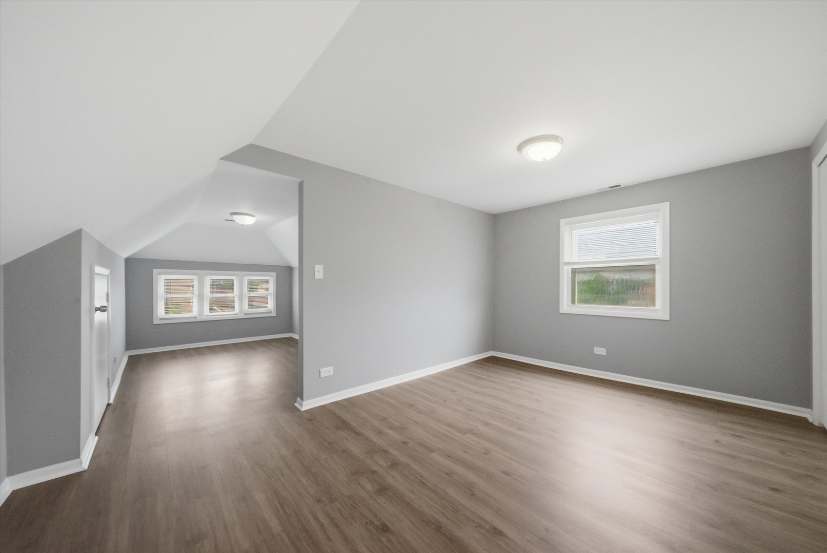 2050 N Kenneth Avenue Property Photo 20