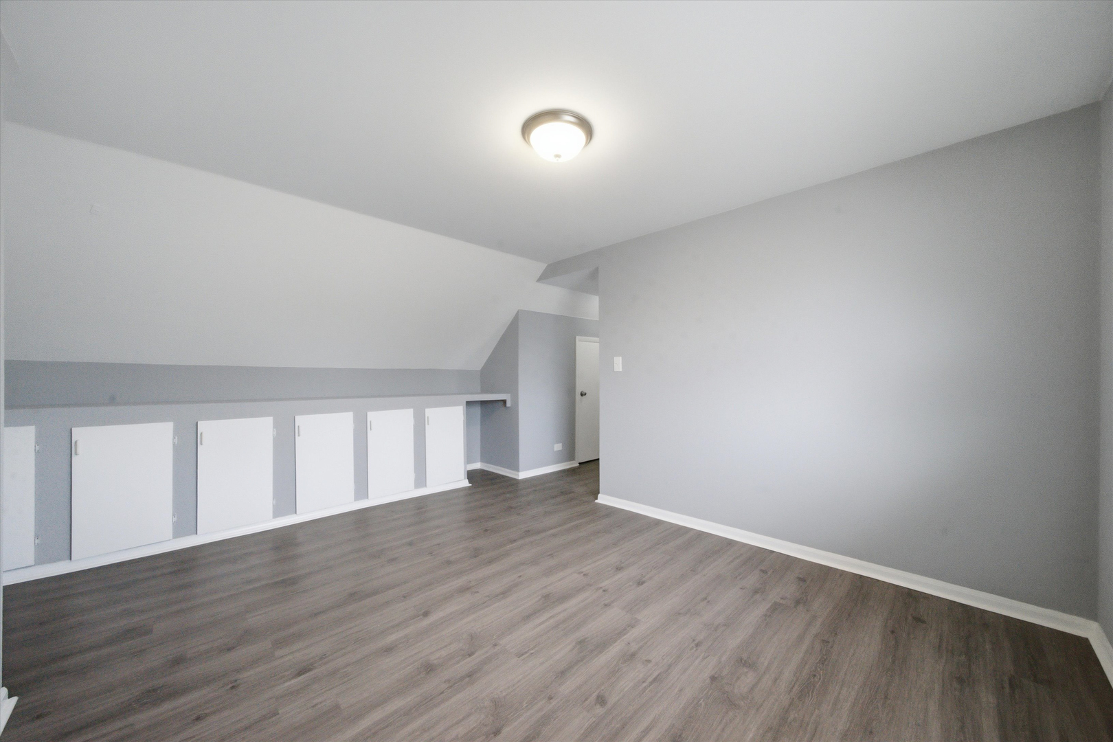 2050 N Kenneth Avenue Property Photo 23