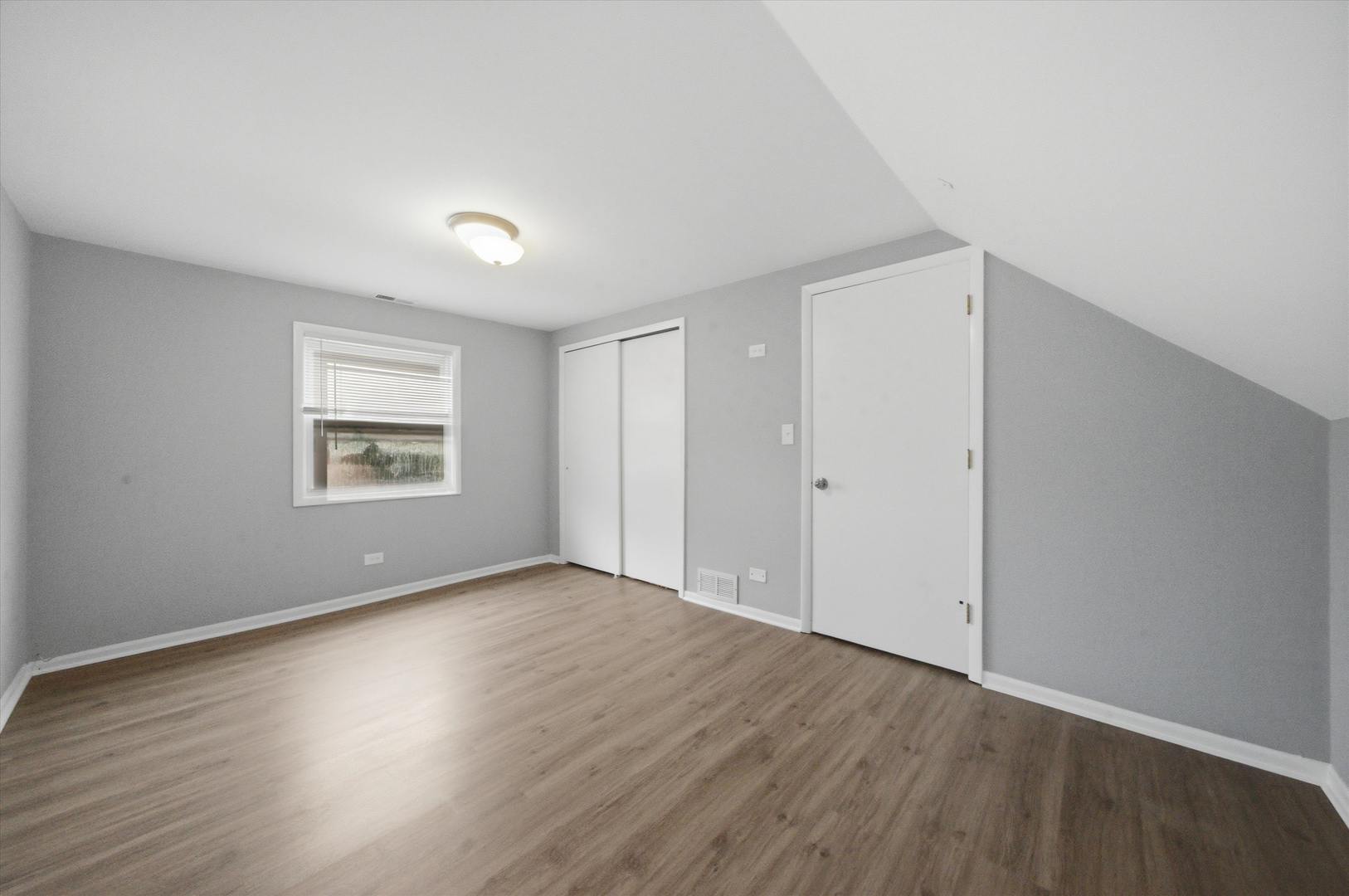 2050 N Kenneth Avenue Property Photo 25