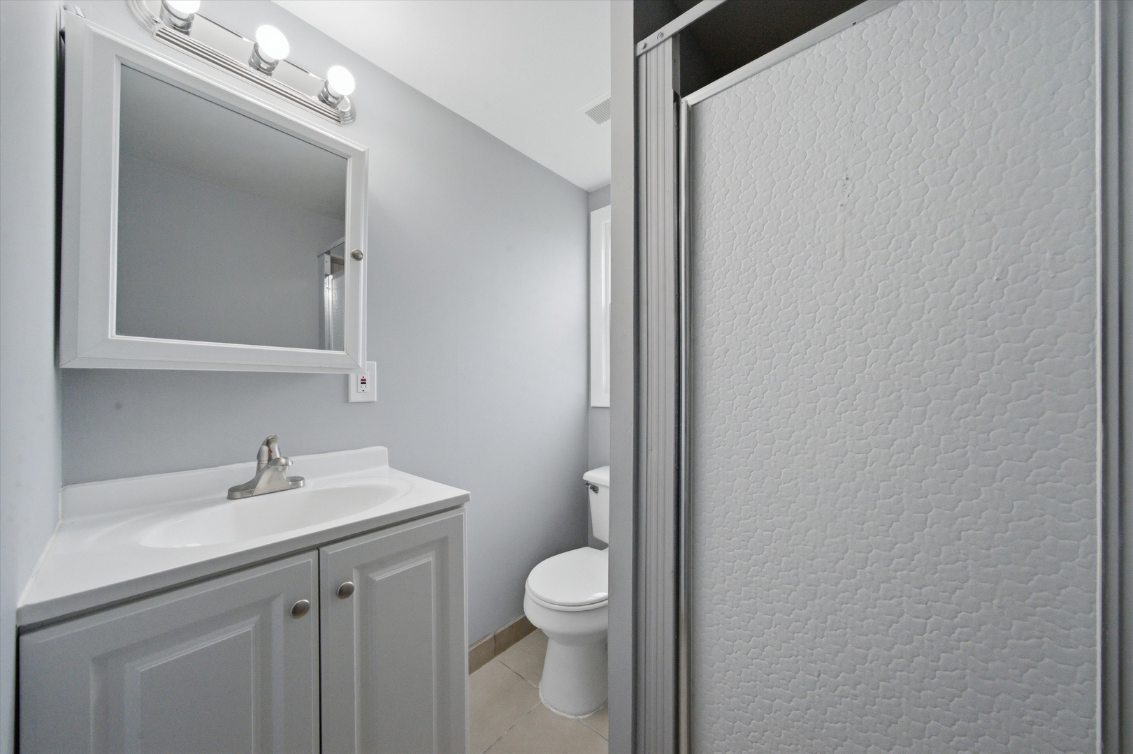 2050 N Kenneth Avenue Property Photo 27