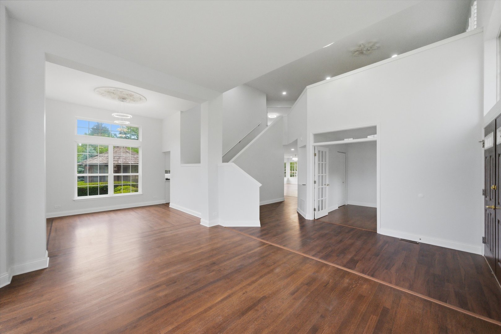 2210 Fieldcrest Drive Property Photo 5