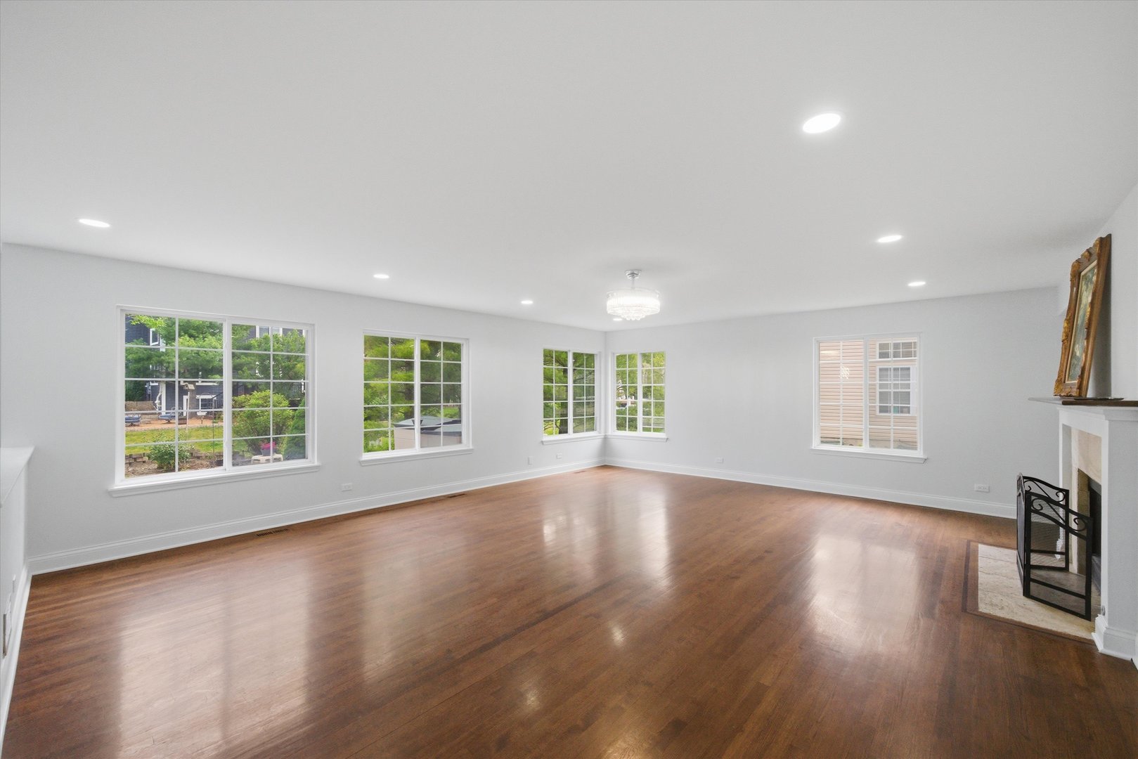 2210 Fieldcrest Drive Property Photo 6