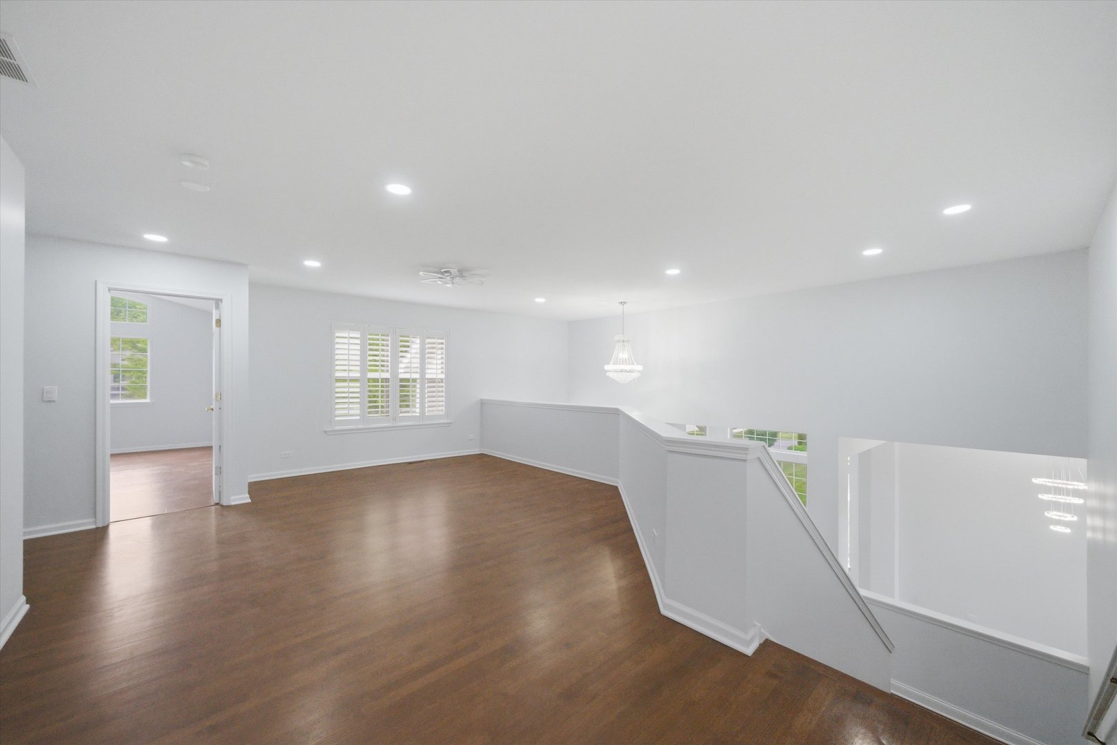 2210 Fieldcrest Drive Property Photo 8