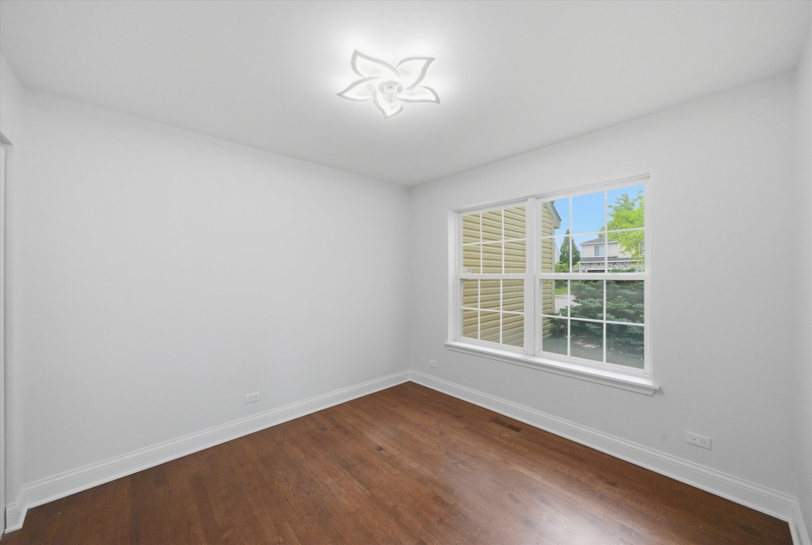 2210 Fieldcrest Drive Property Photo 15