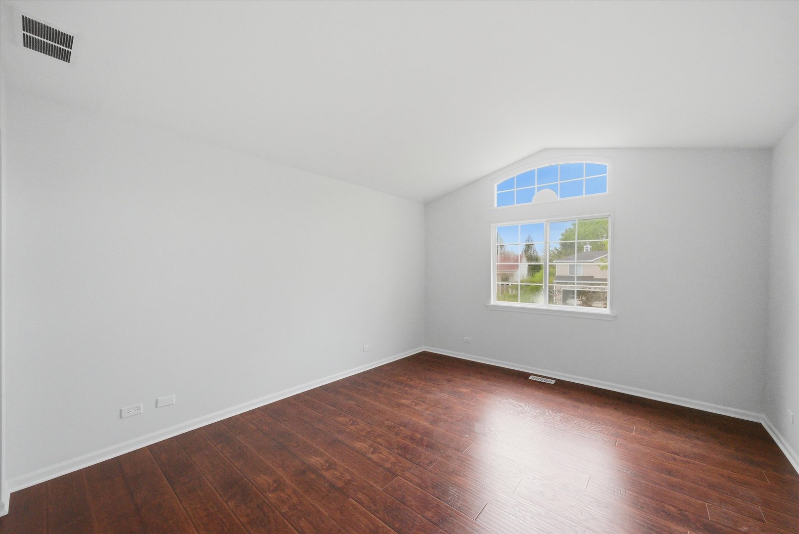 2210 Fieldcrest Drive Property Photo 17