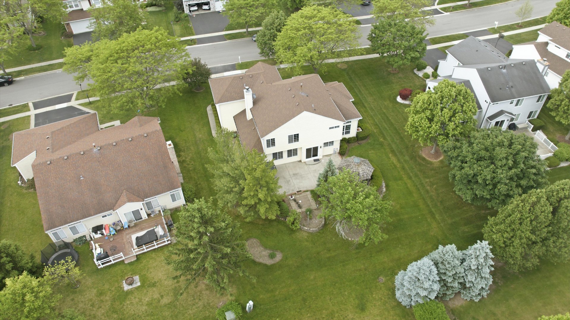 2210 Fieldcrest Drive Property Photo 29