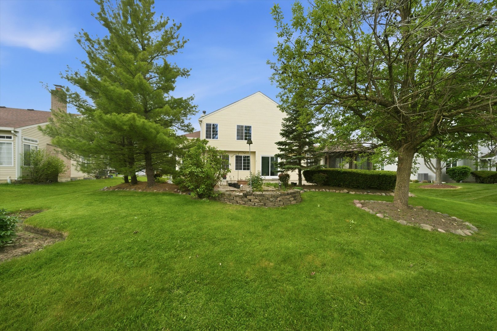 2210 Fieldcrest Drive Property Photo 31