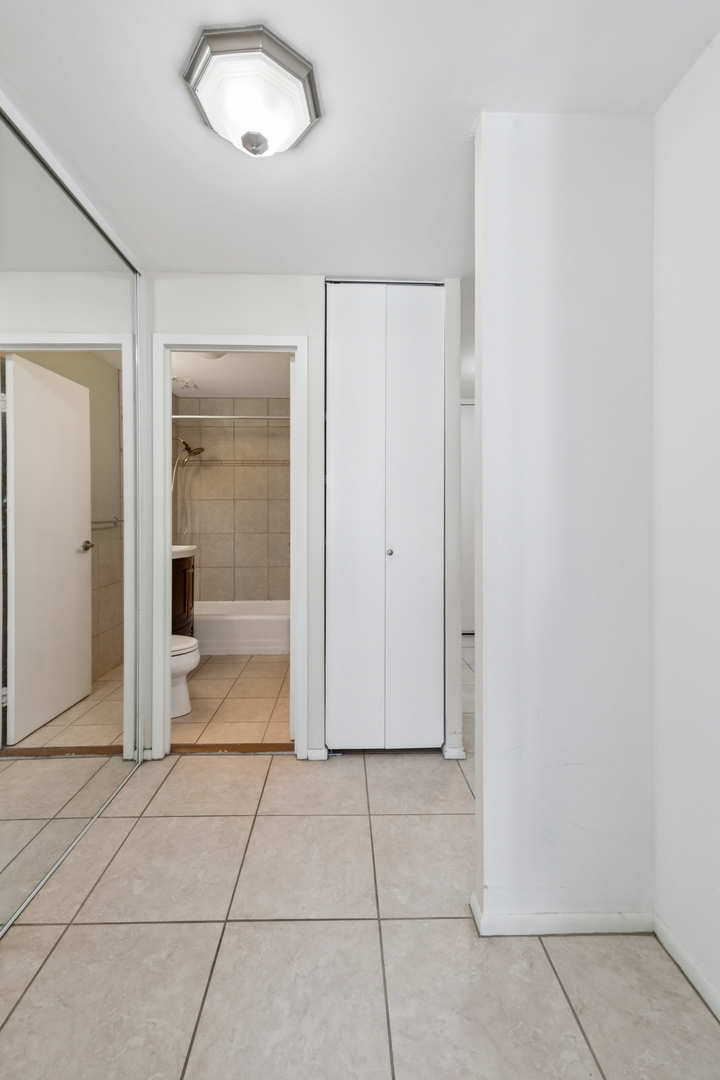 400 E Randolph Street 2502 Property Photo 14