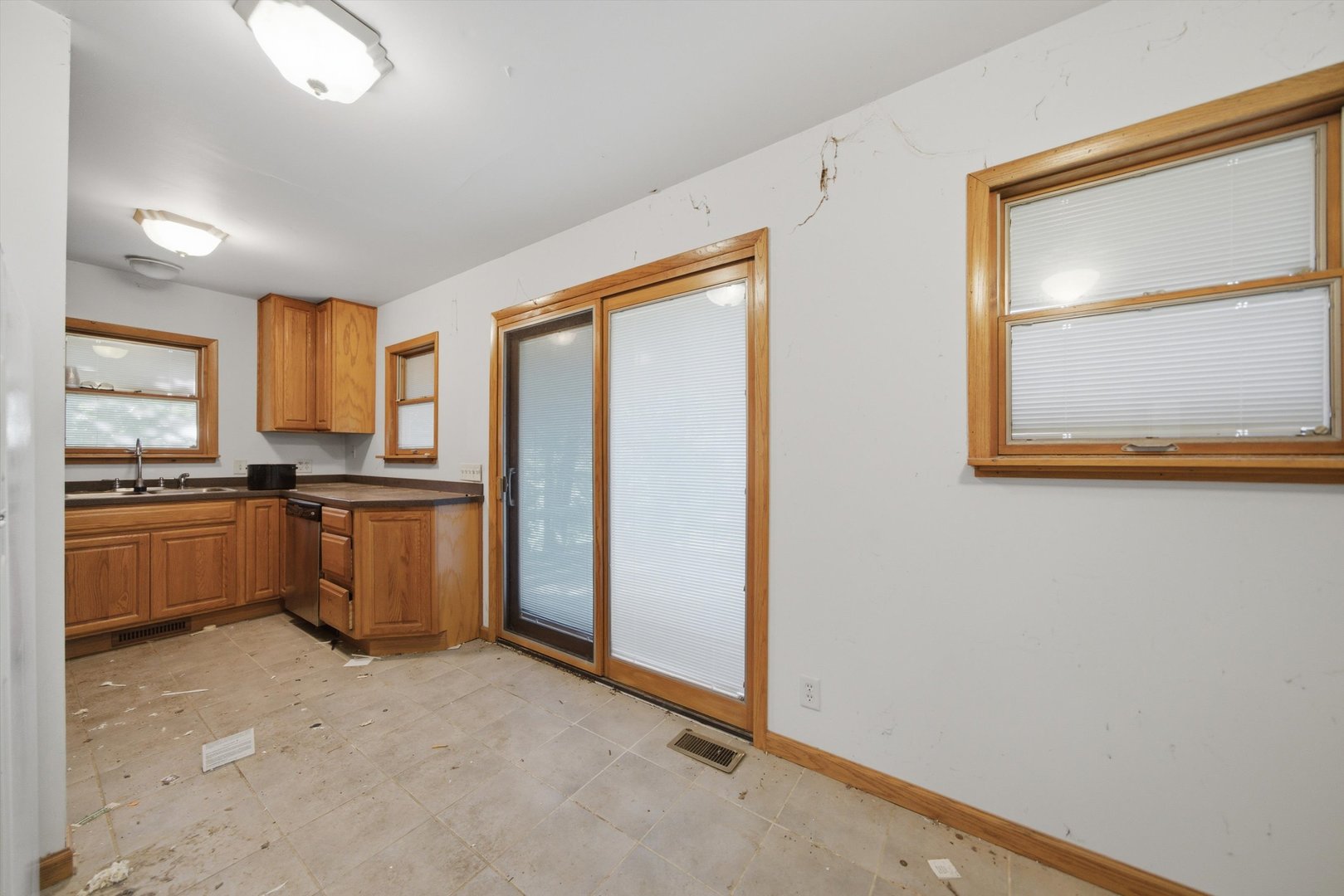 42396 N Willow Street Property Photo 8