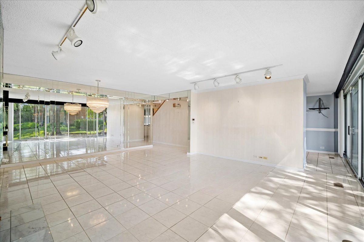 137 Avon Road Property Photo 4