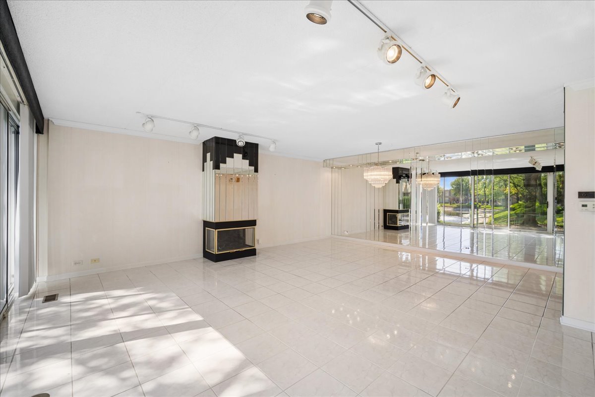 137 Avon Road Property Photo 5