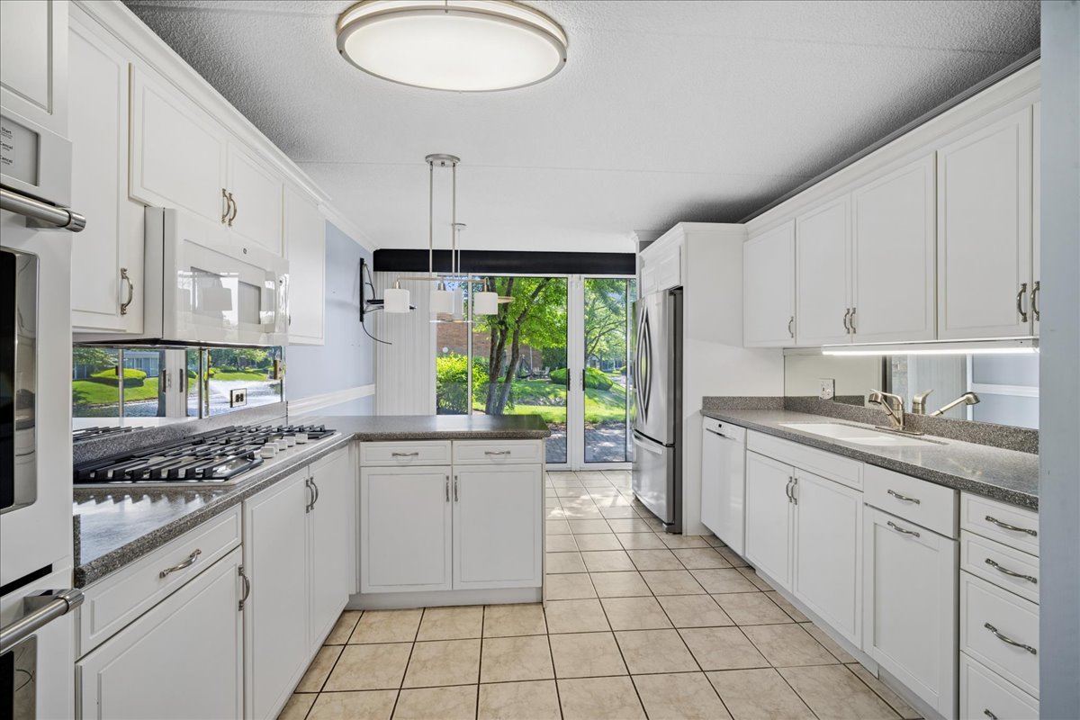 137 Avon Road Property Photo 6