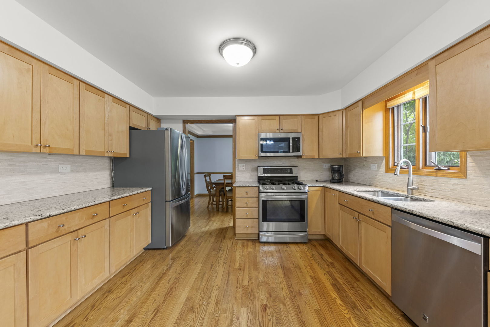 1n145 Glenrise Court Property Photo 10