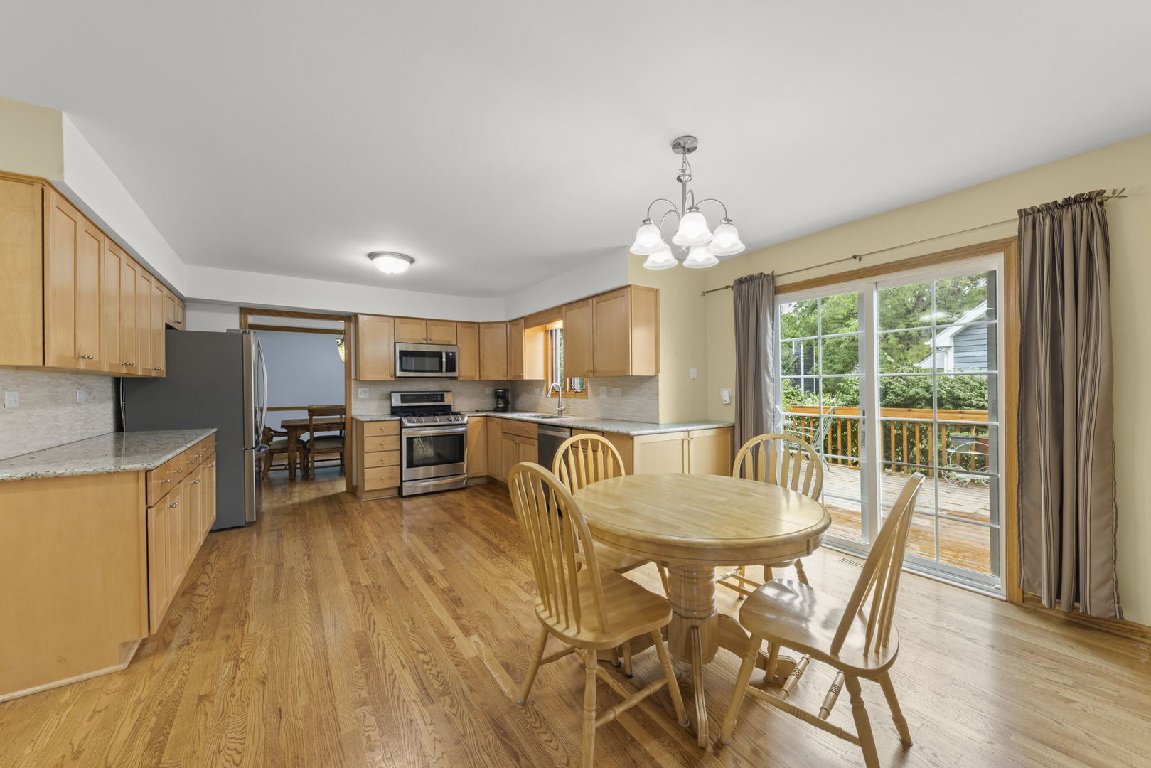 1n145 Glenrise Court Property Photo 12
