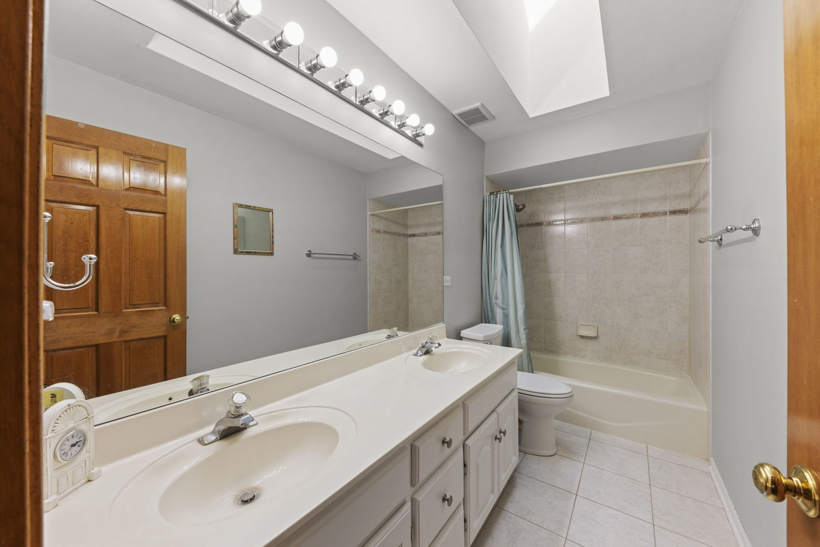 1n145 Glenrise Court Property Photo 27