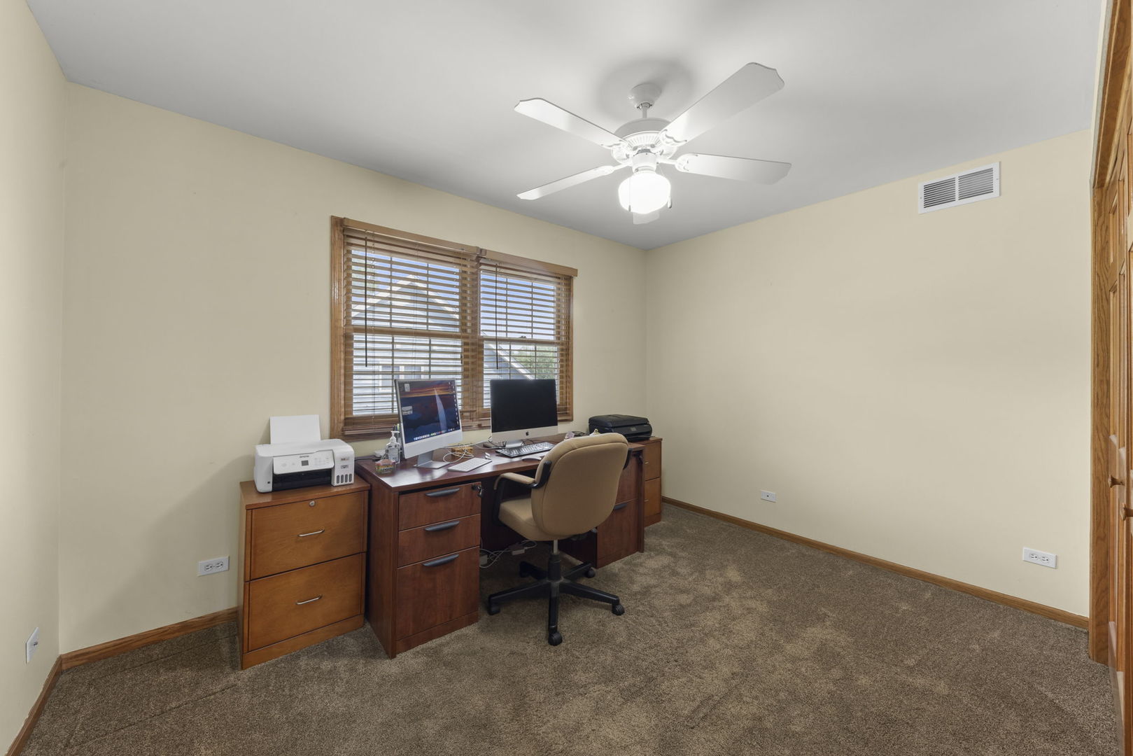 1n145 Glenrise Court Property Photo 29