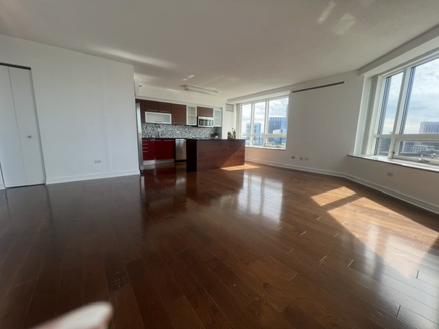 512 N Mcclurg Court 5210 Property Photo 15