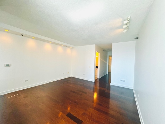 512 N Mcclurg Court 5210 Property Photo 20