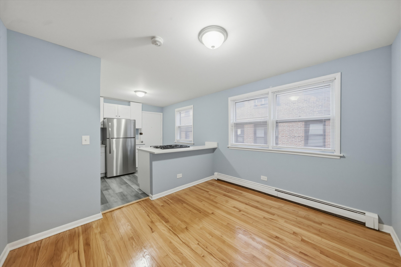 6921 N Ashland Boulevard 3a Property Photo 2