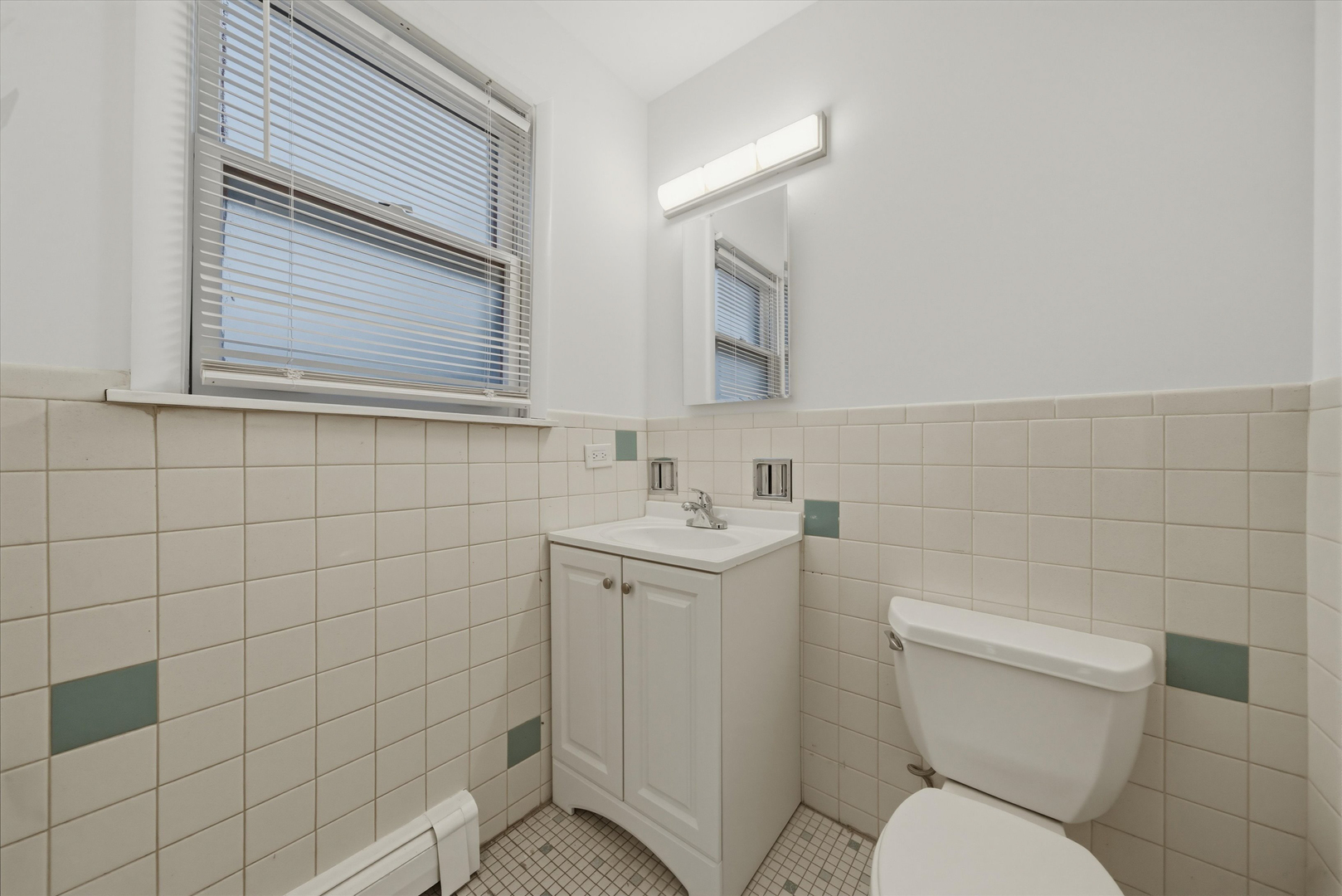 6921 N Ashland Boulevard 3a Property Photo 13