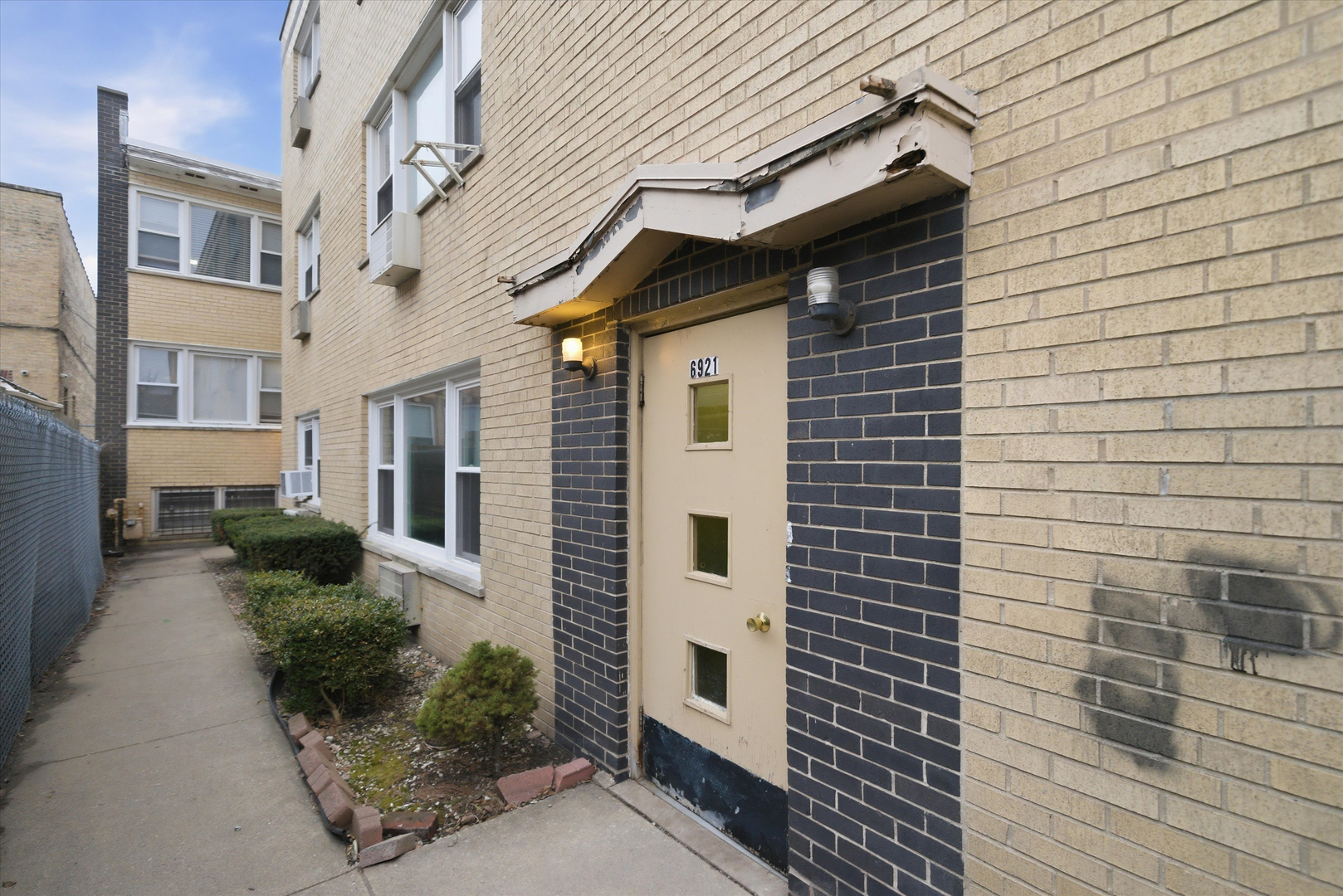 6921 N Ashland Boulevard 3a Property Photo 16
