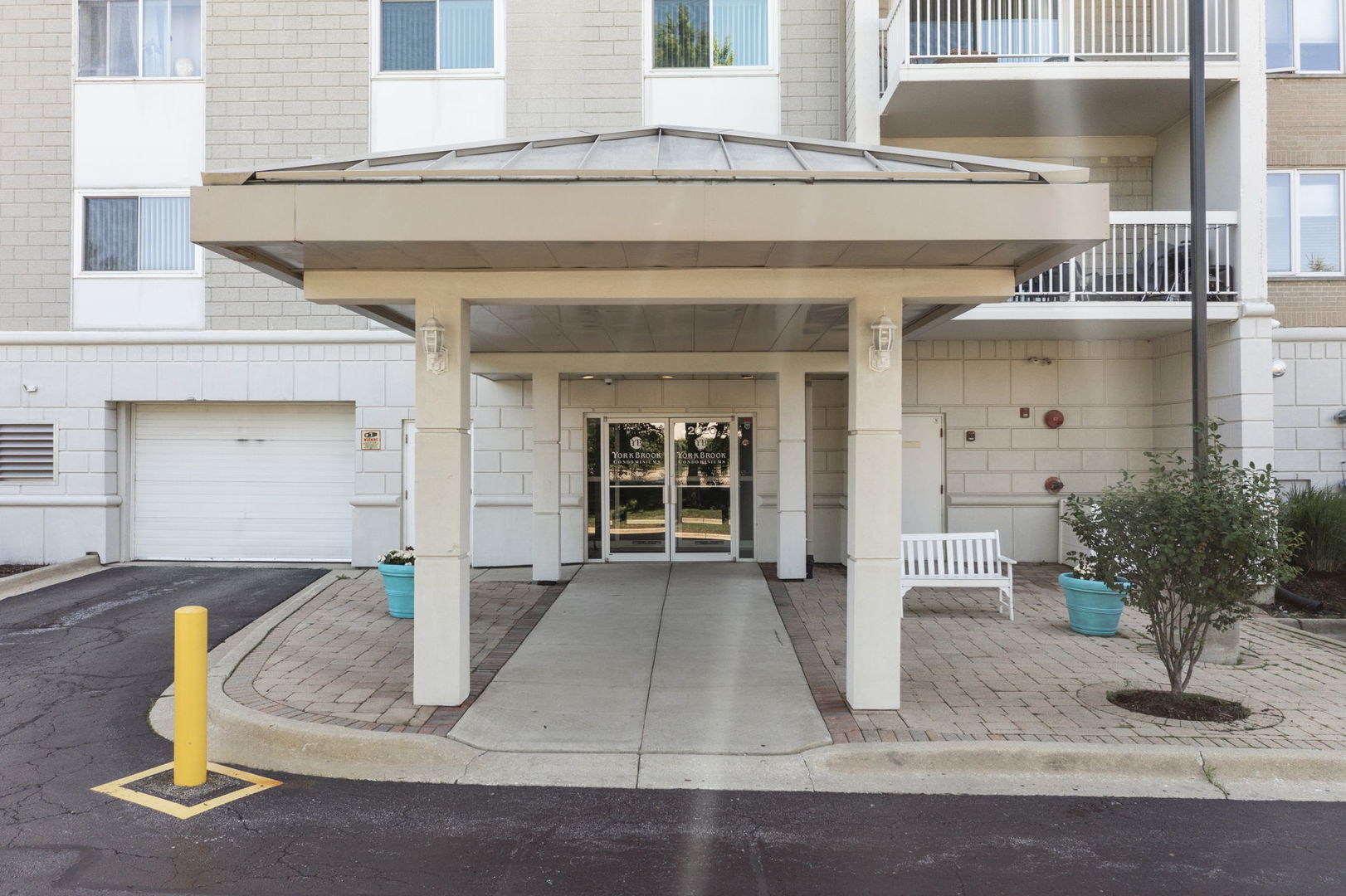 2020 Saint Regis Drive 605 Property Photo 1
