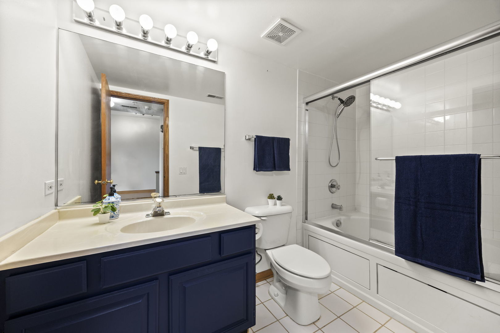 2020 Saint Regis Drive 605 Property Photo 9