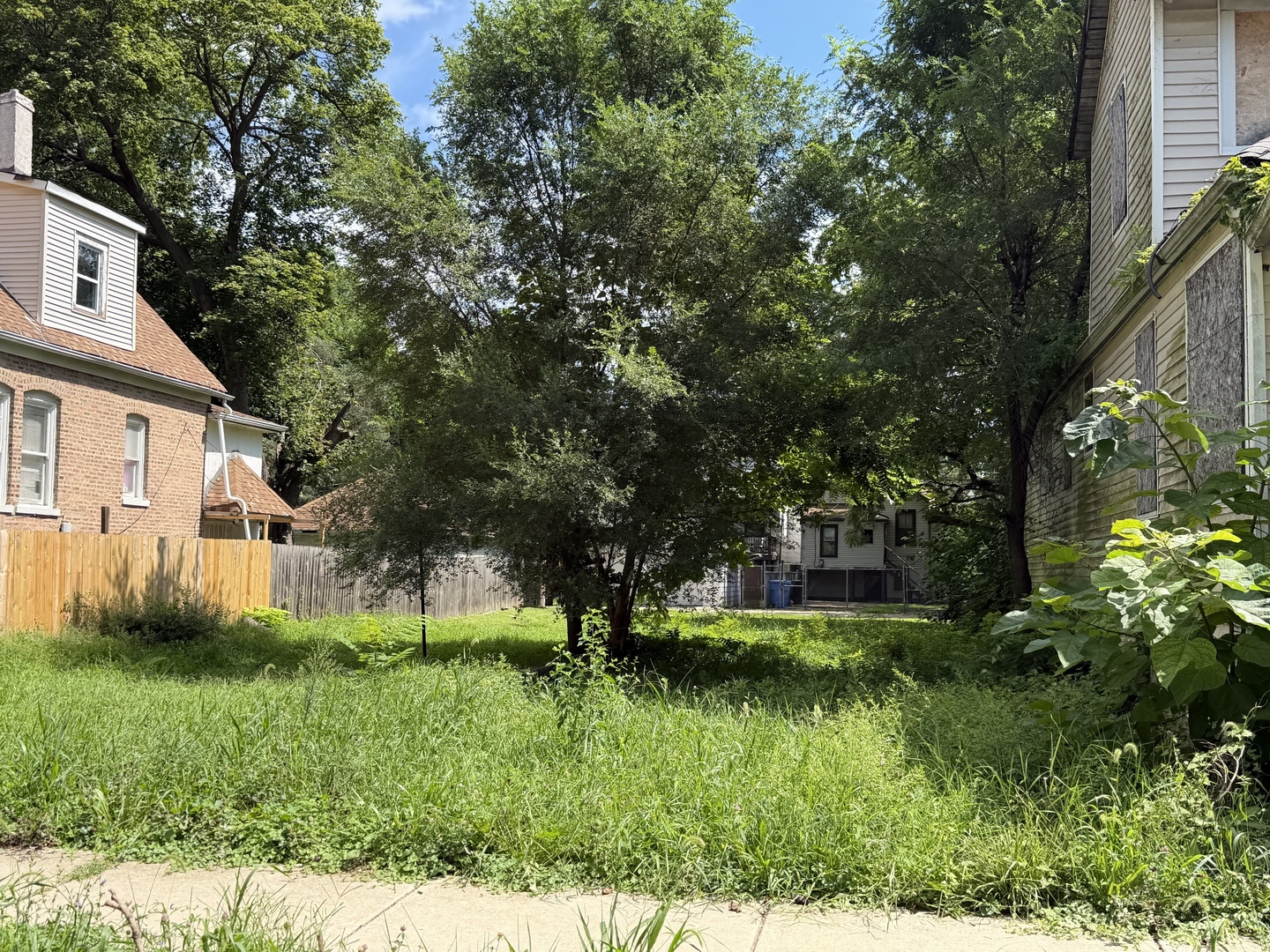 8015 S MANISTEE Avenue Property Photo 1