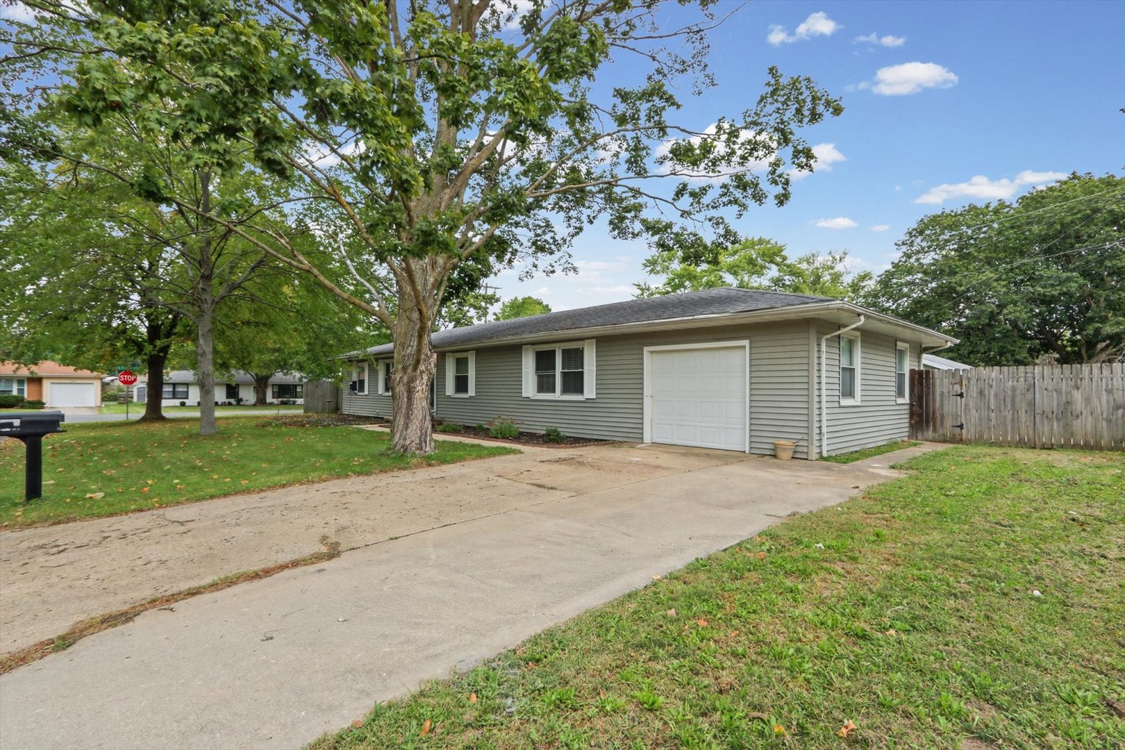 1802 Peach Street Property Photo 2