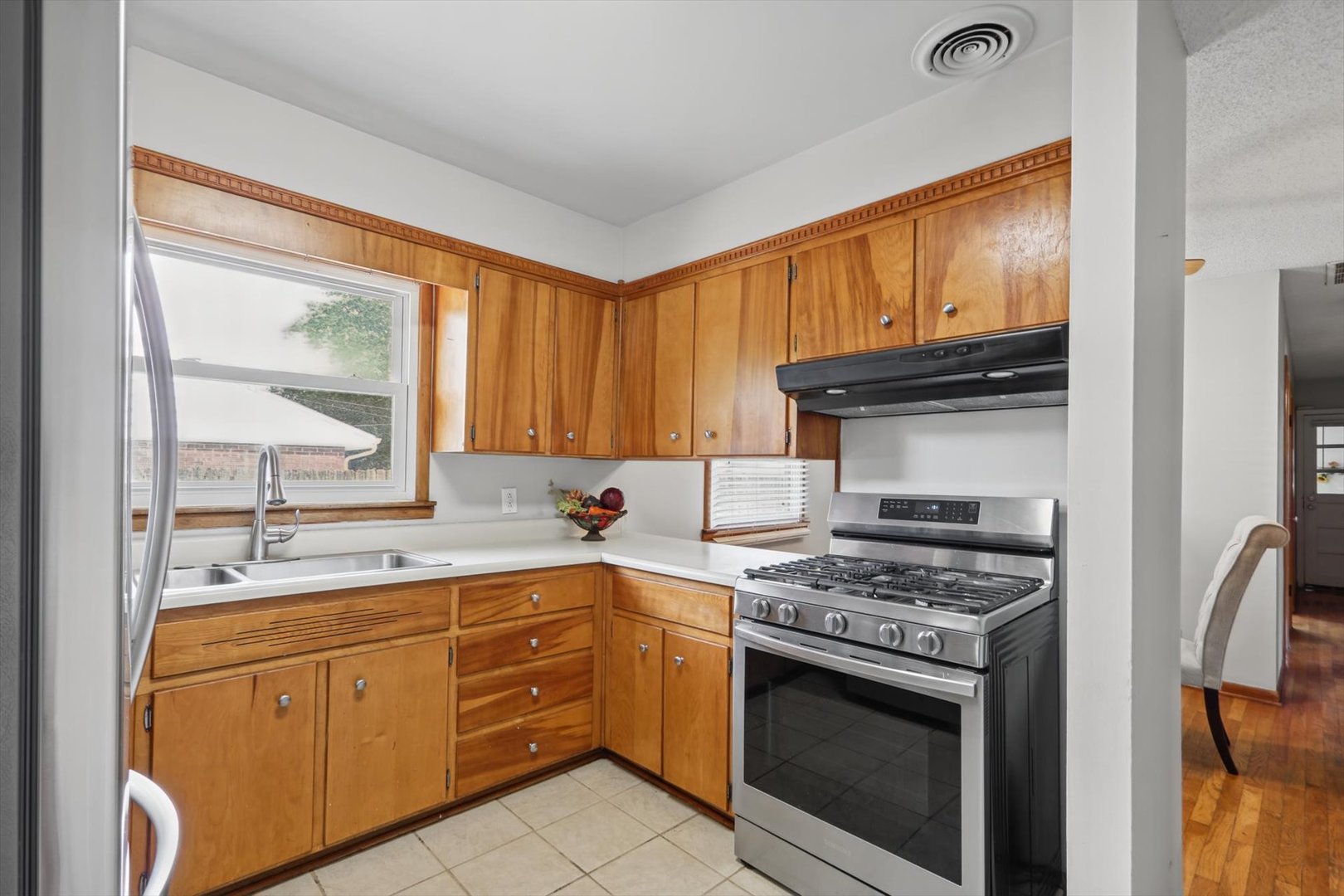 1802 Peach Street Property Photo 11
