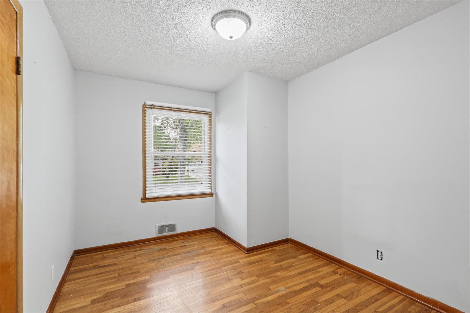 1802 Peach Street Property Photo 13