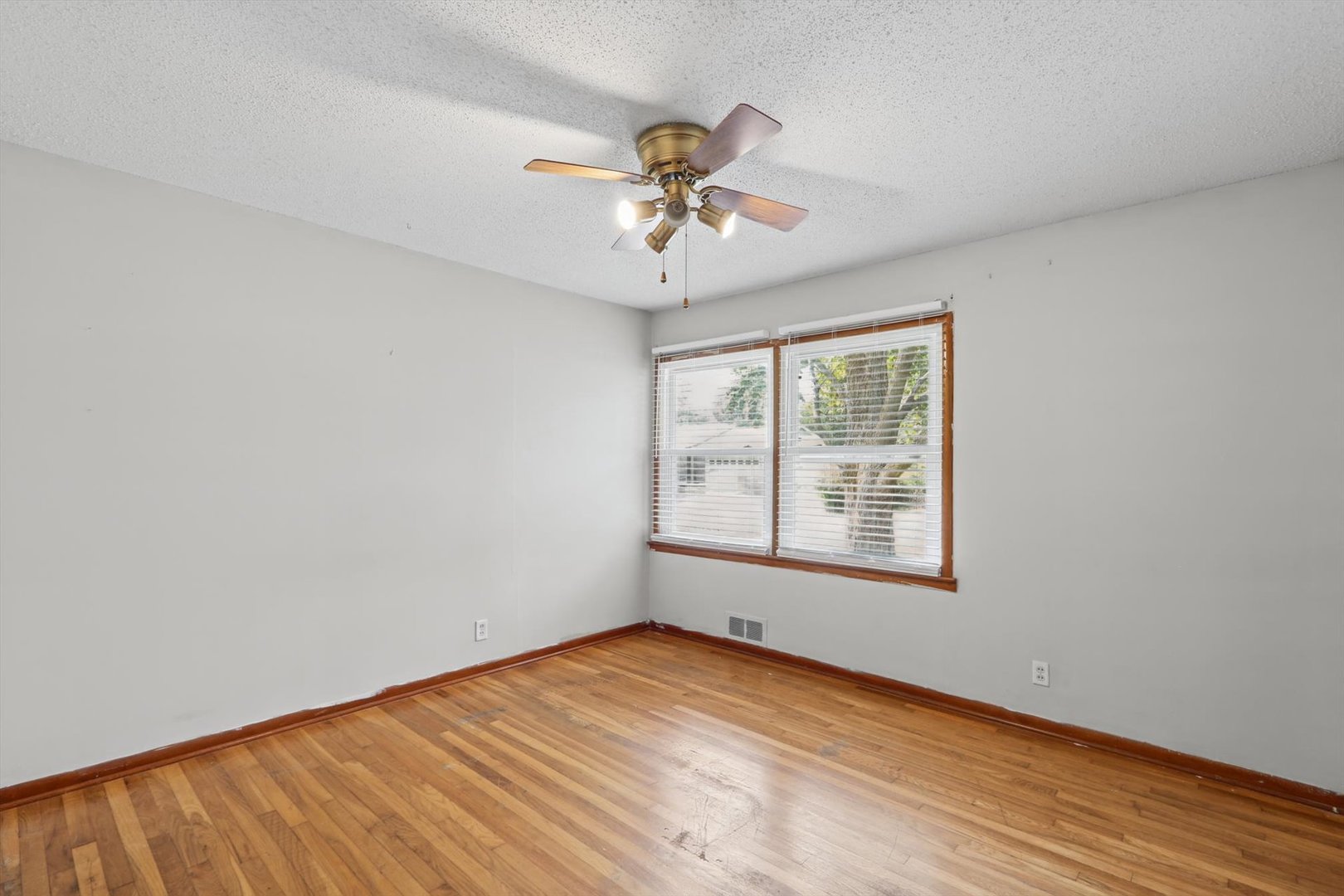 1802 Peach Street Property Photo 15